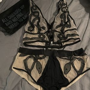 Thistle & Spire Medusa set, size 1x. Women’s Lingerie set